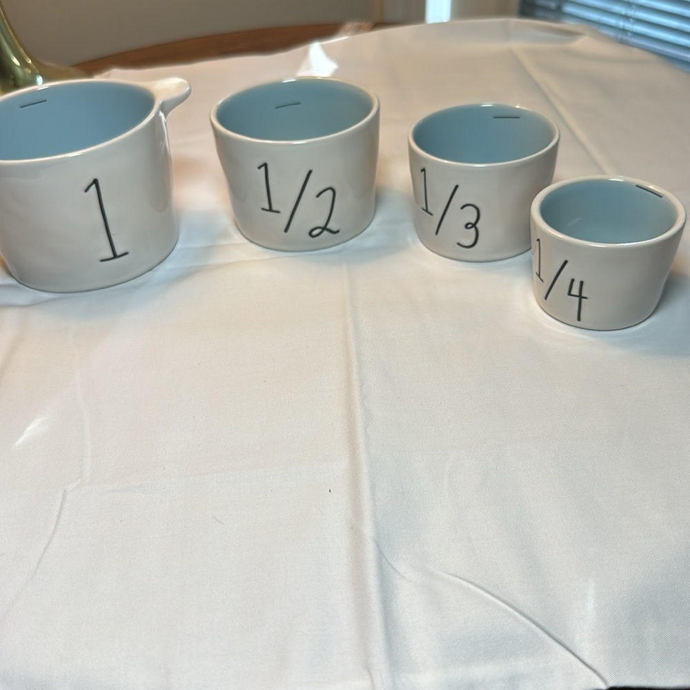 Rae Dunn Disney Cinderella Measuring Cups - Picture 7 of 7